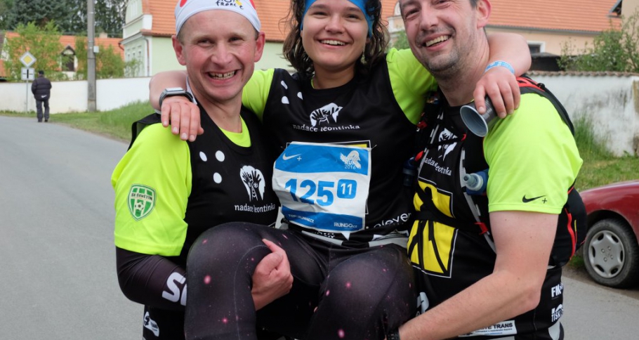 Pomozte nevidomým běžcům potřetí zdolat VltavaRun! a vyberte si odměnu