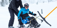 Podpořte odvahu lidí s handicapem, podpořte je v monoski lyžování