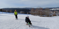 Podpořte odvahu lidí s handicapem, podpořte je v monoski lyžování