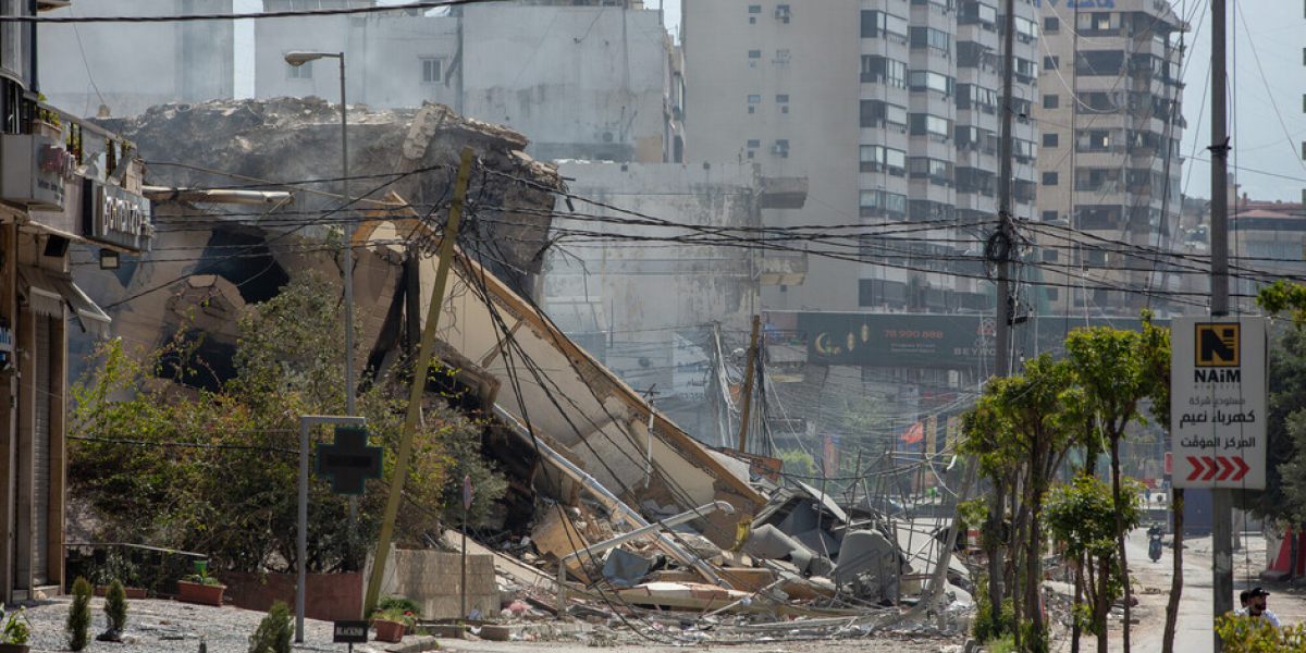 SOS LIBANON: Milion lidí na ulici a nemocnice před kolapsem